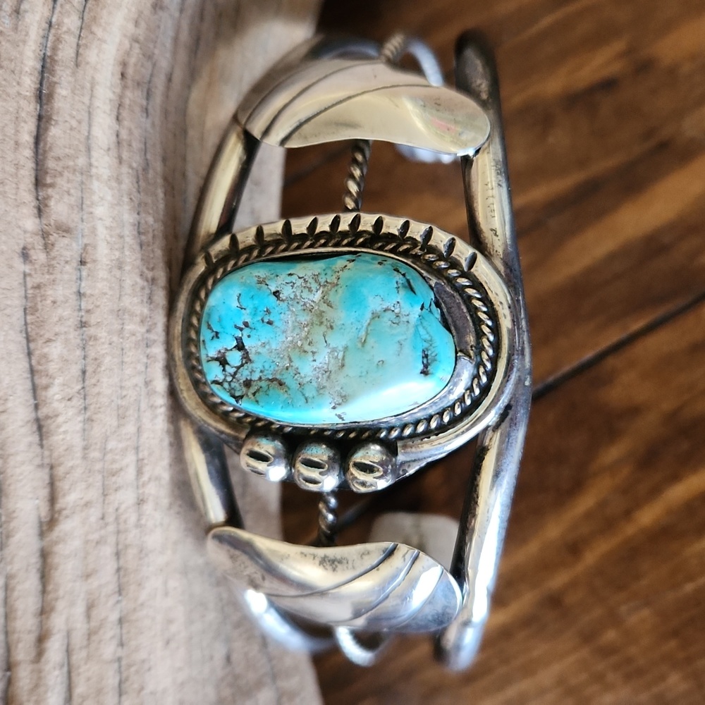 Vintage Sterling & Turquoise Cuff Bracelet - Picture 3 of 11